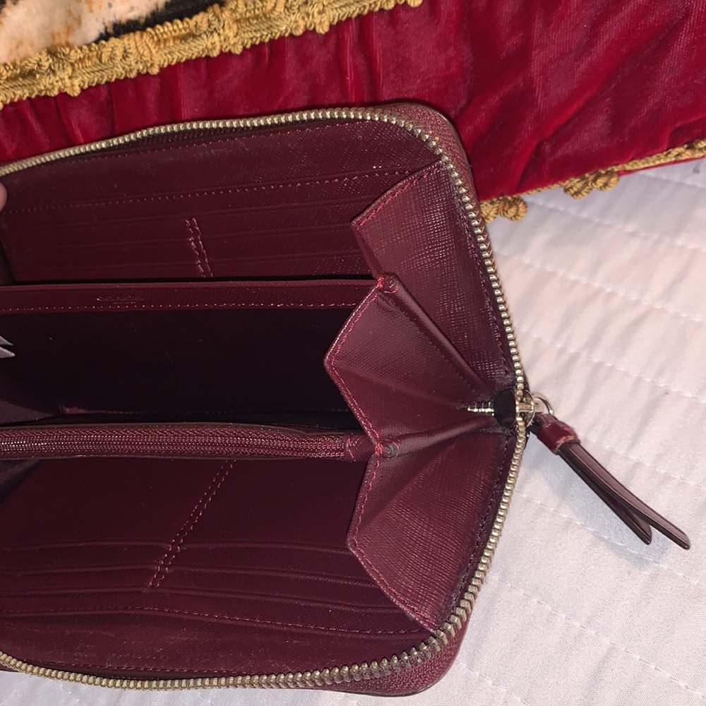Coach long wallet plum color - Picture 10 of 12